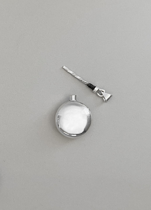 Load image into Gallery viewer, Puffy Circle — Perfume Pendant
