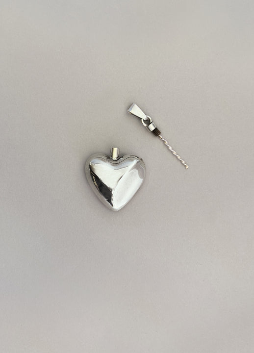 Load image into Gallery viewer, Heart — Vintage Perfume Pendant
